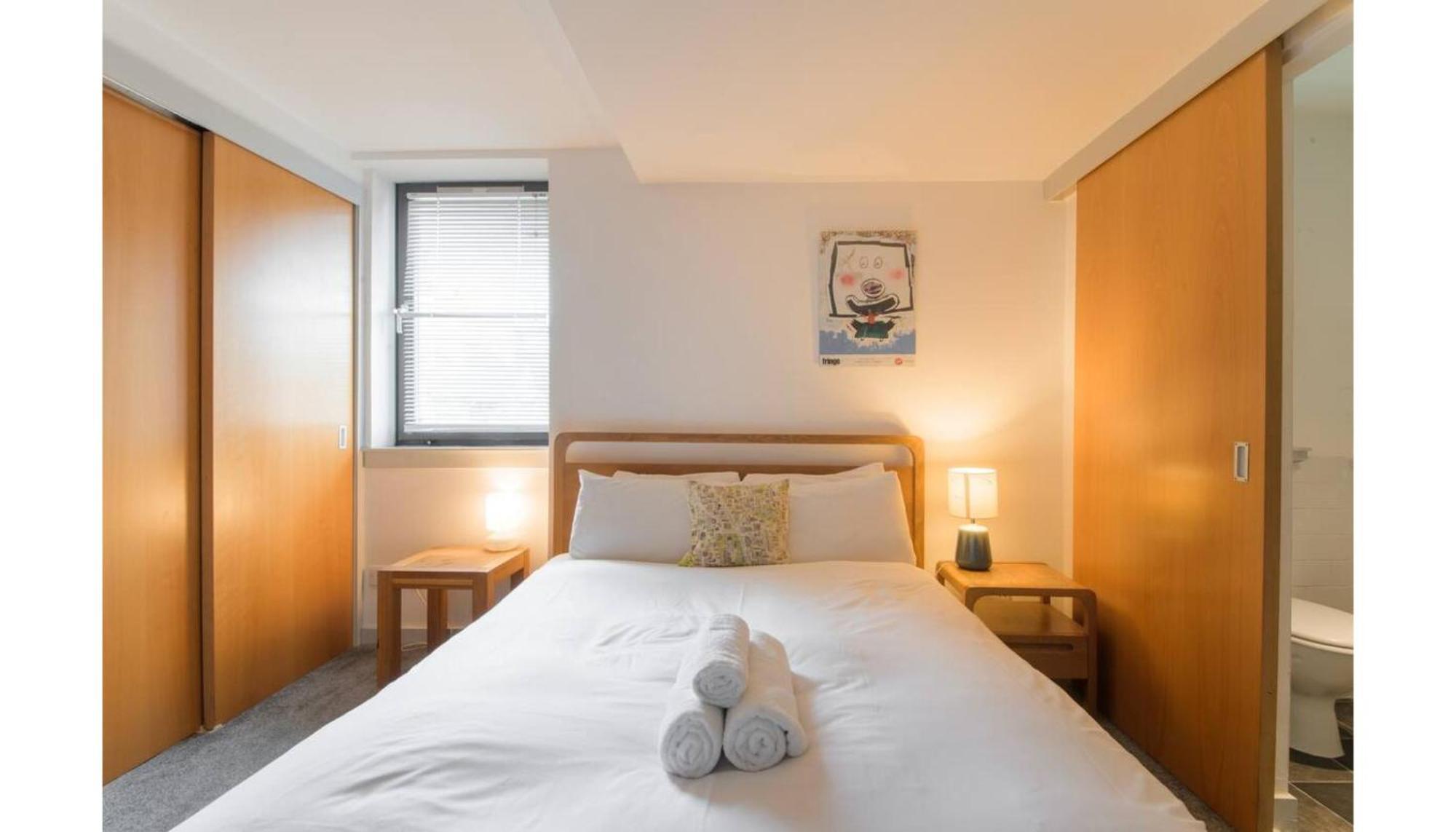 Modern Flat In The Middle Of Old Town Apartment เอดินบะระ ภายนอก รูปภาพ